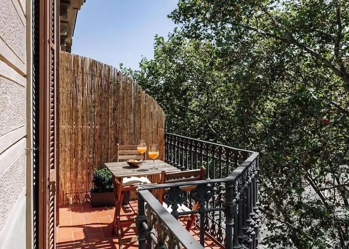 Apartment Luiza - 3 Bedroom In Eixample Dreta Barcelona
